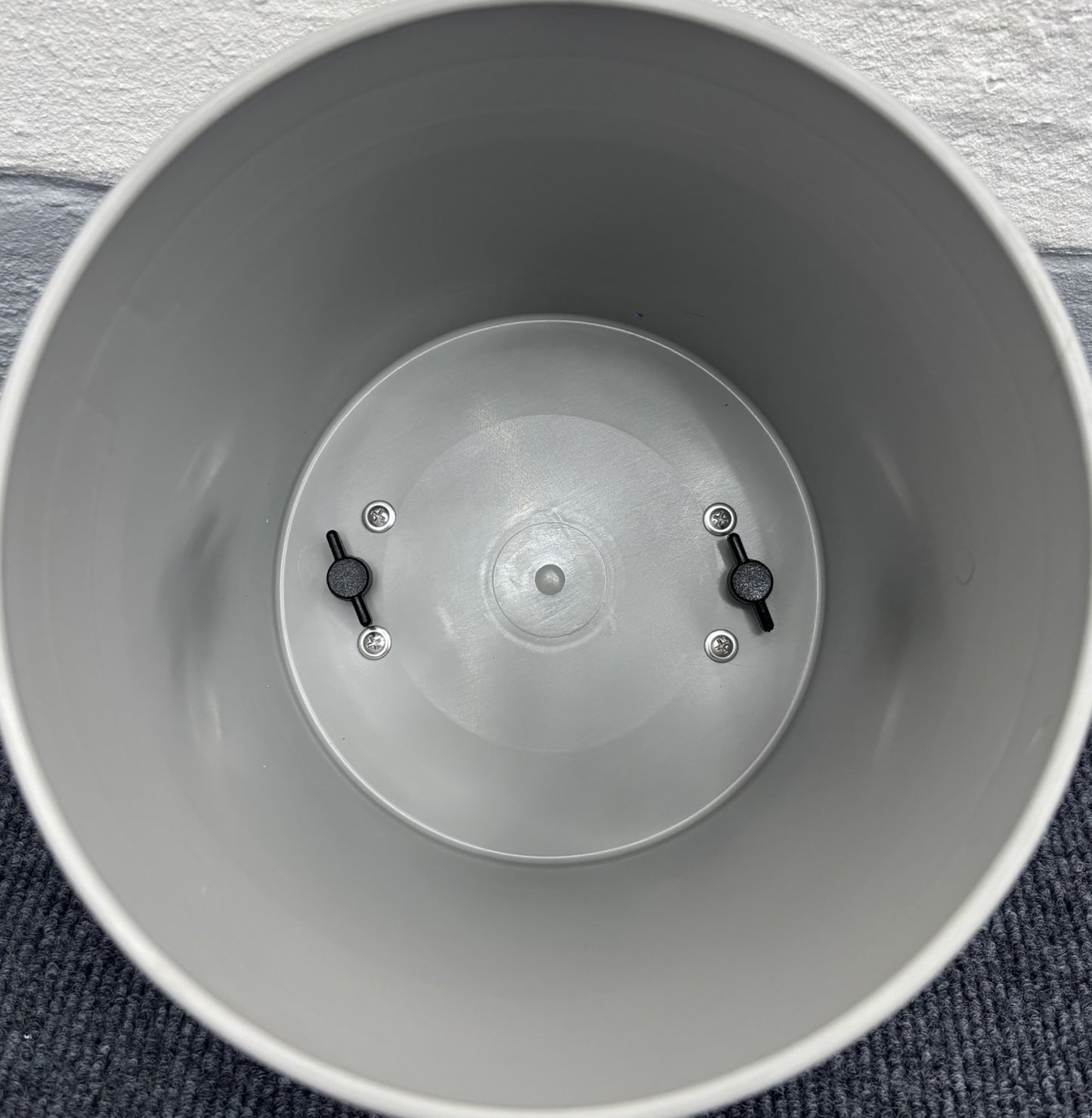 The Track Mount 1 Gallon Bucket