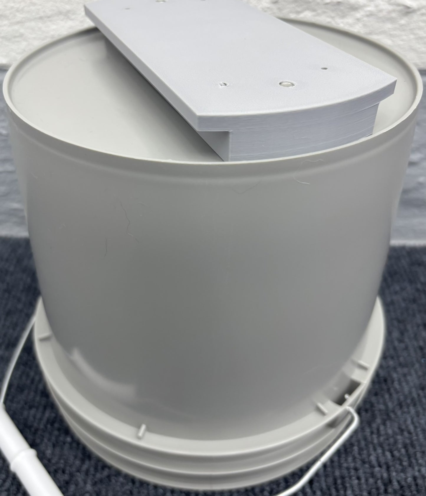 The Track Mount 1 Gallon Bucket